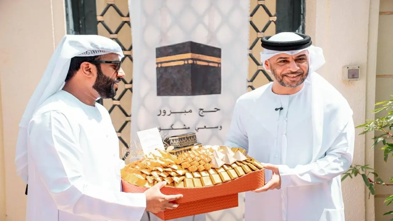 تهنئة خاصة لحجاج عجمان بعد عودتهم إلى وطنهم